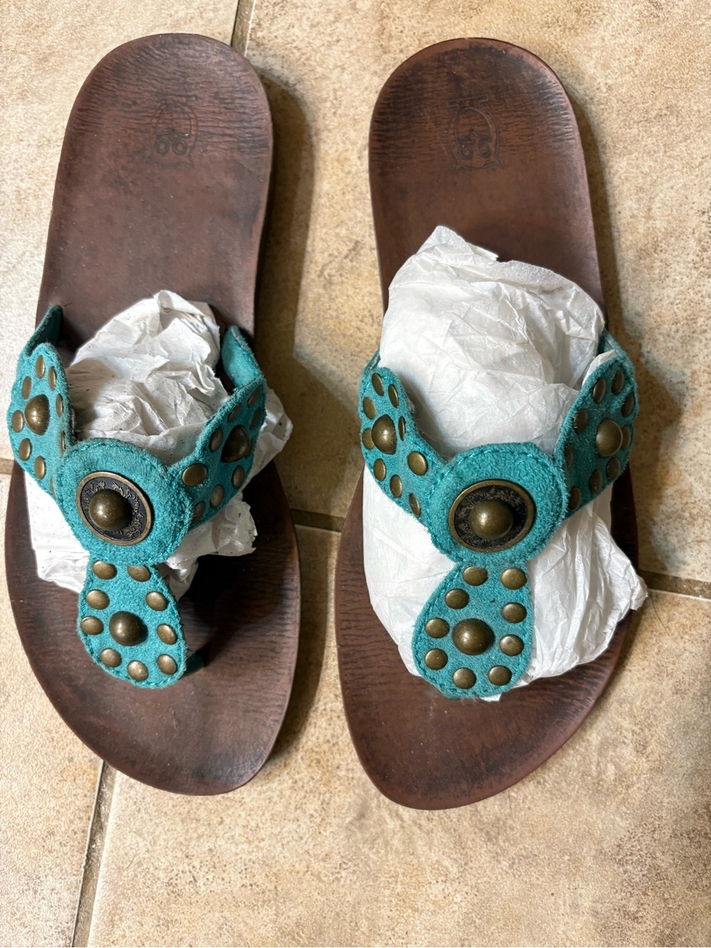 ☀️Turquoise Studded Leather Flip Flops